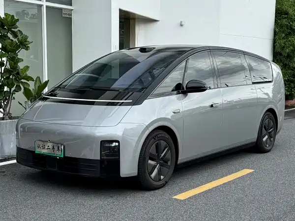 Li Auto MEGA 2025