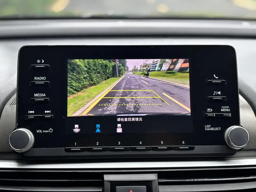 Honda Accord 2018 — фото 13