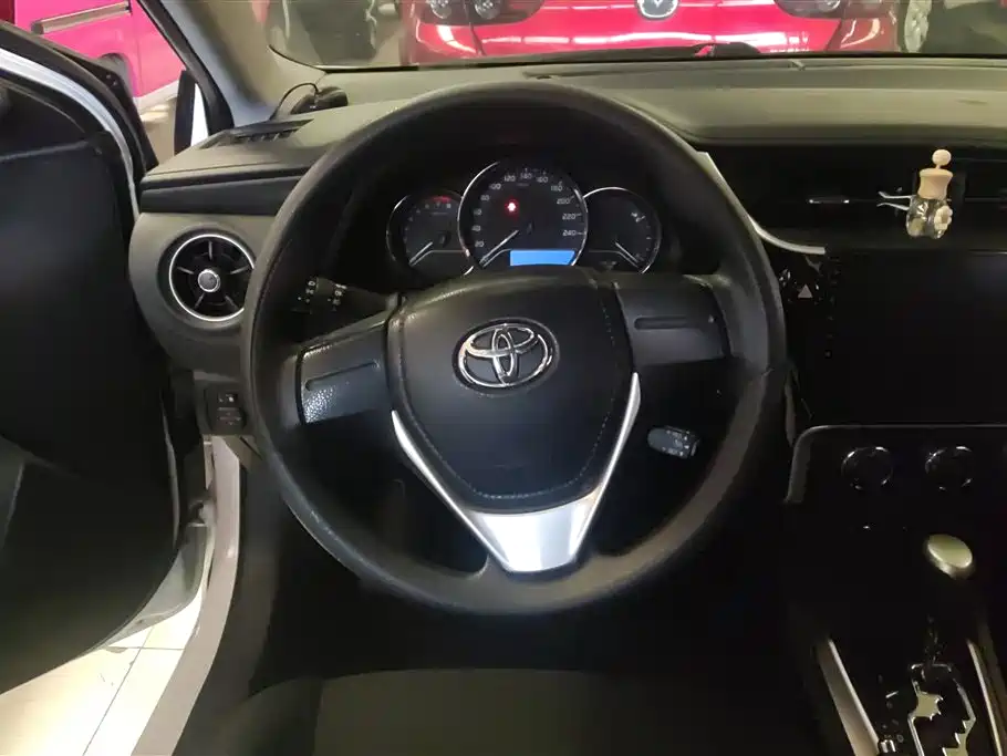 Toyota Corolla 2019 — фото 15
