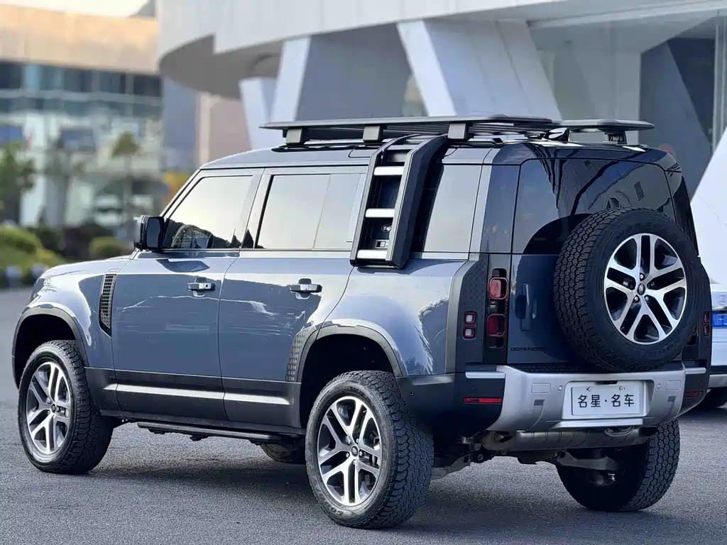 Land Rover Defender 2021 — фото 10