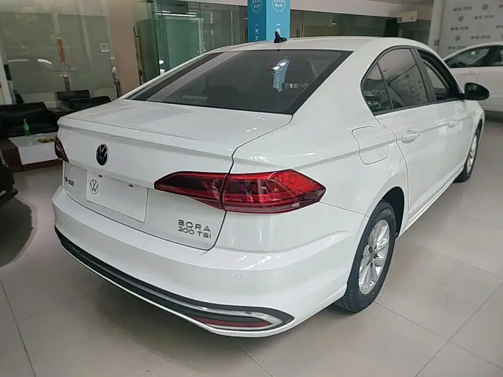 Volkswagen Bora 2023