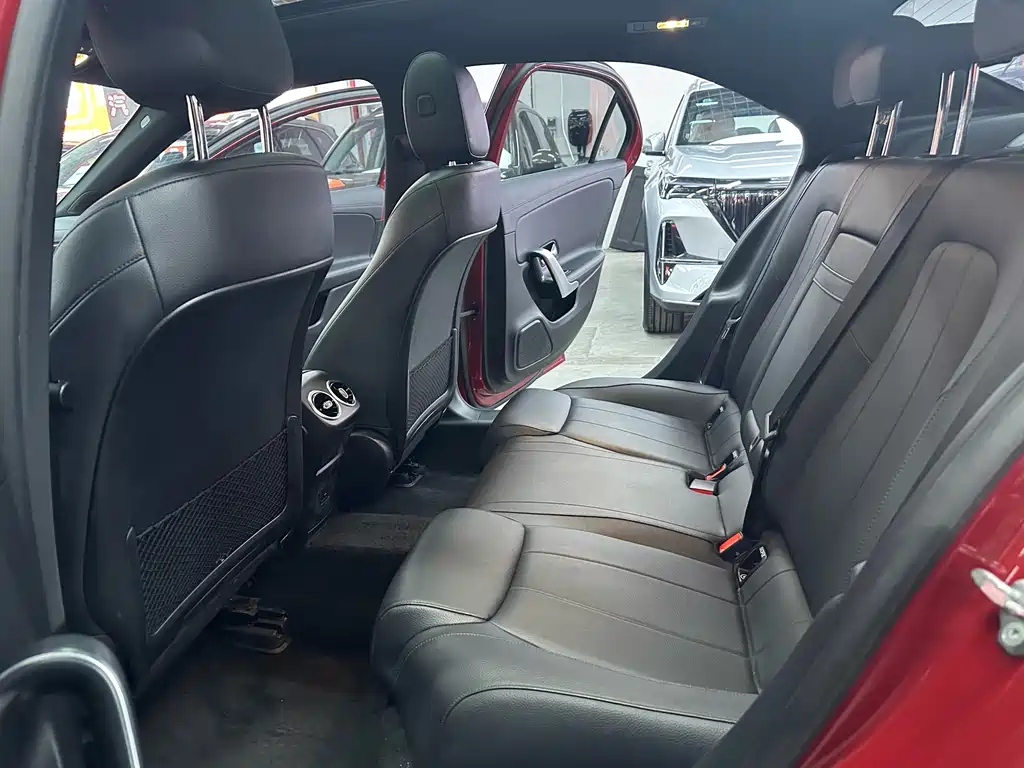 Mercedes-Benz A-Class 2022 — фото 11