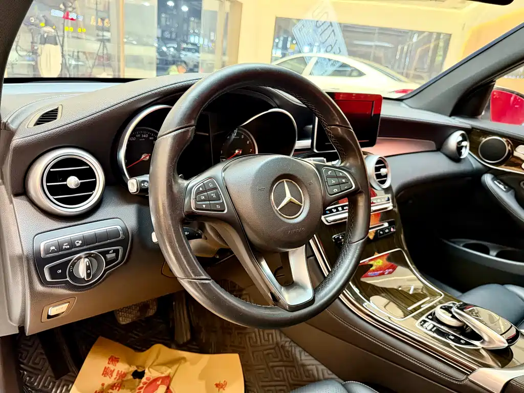 Mercedes-Benz GLC 2018 — фото 8