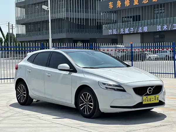 Volvo V40 2017