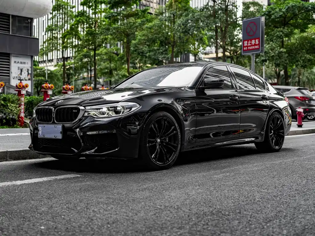 BMW M5 2019 — фото 1