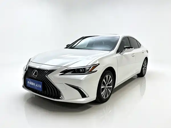 Lexus ES 2020