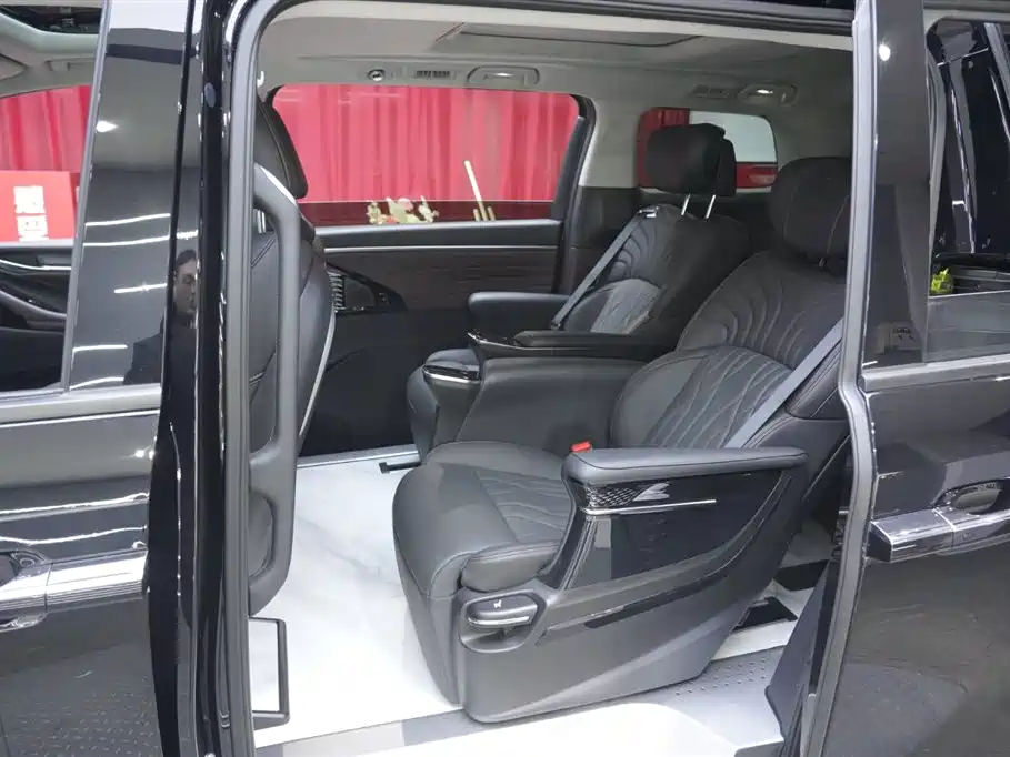 GAC Motor Trumpchi M8 2025 — фото 18