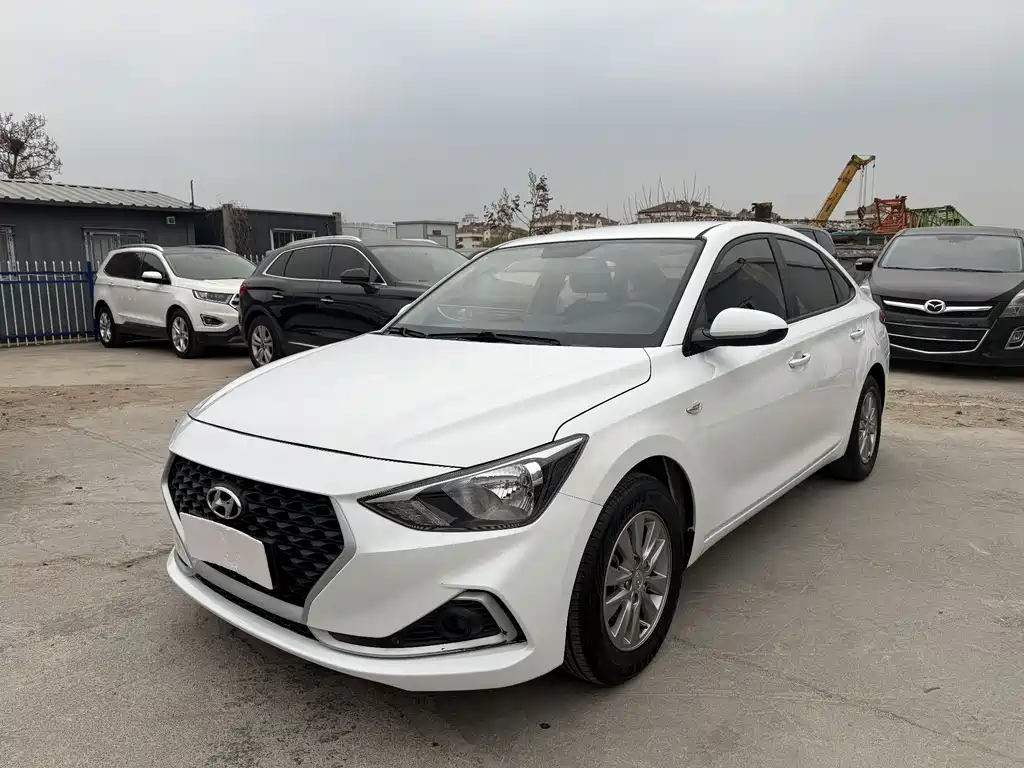 Hyundai Elantra 2019 — фото 1