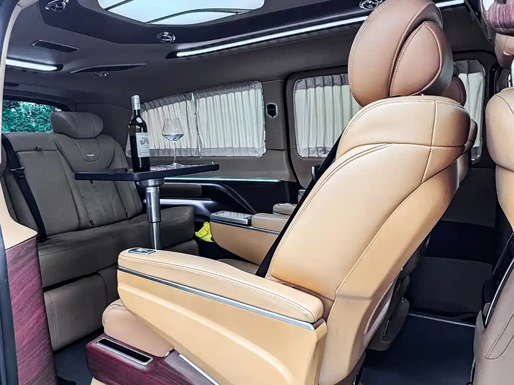 Mercedes-Benz V-Class 2022 — фото 26