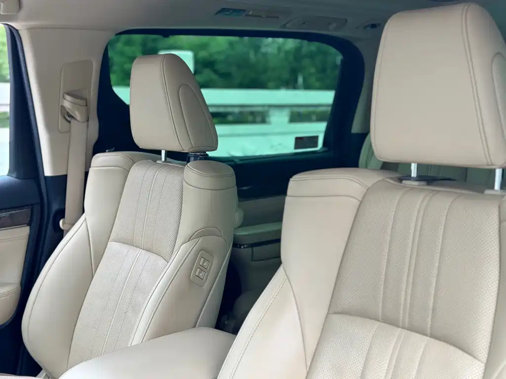 Toyota Alphard 2022 — фото 7