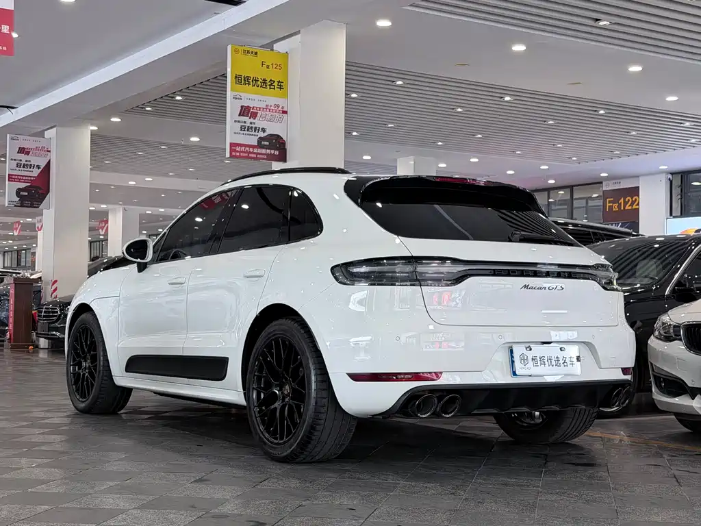 Porsche Macan 2021 — фото 4