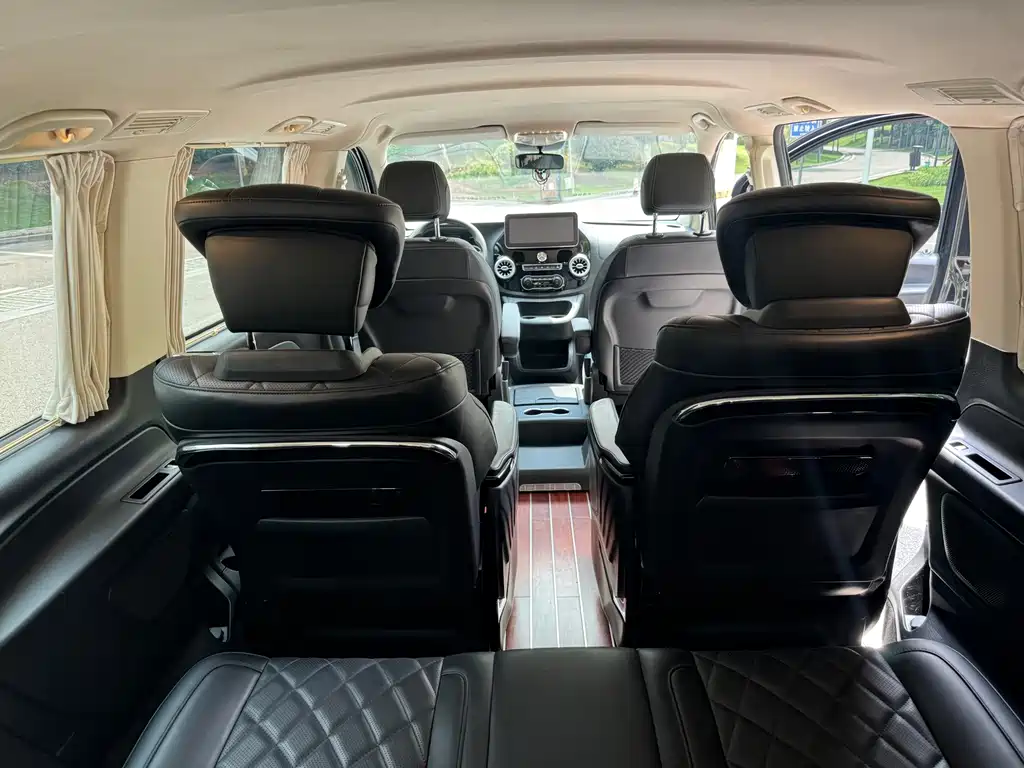 Mercedes-Benz Vito 2022 — фото 13