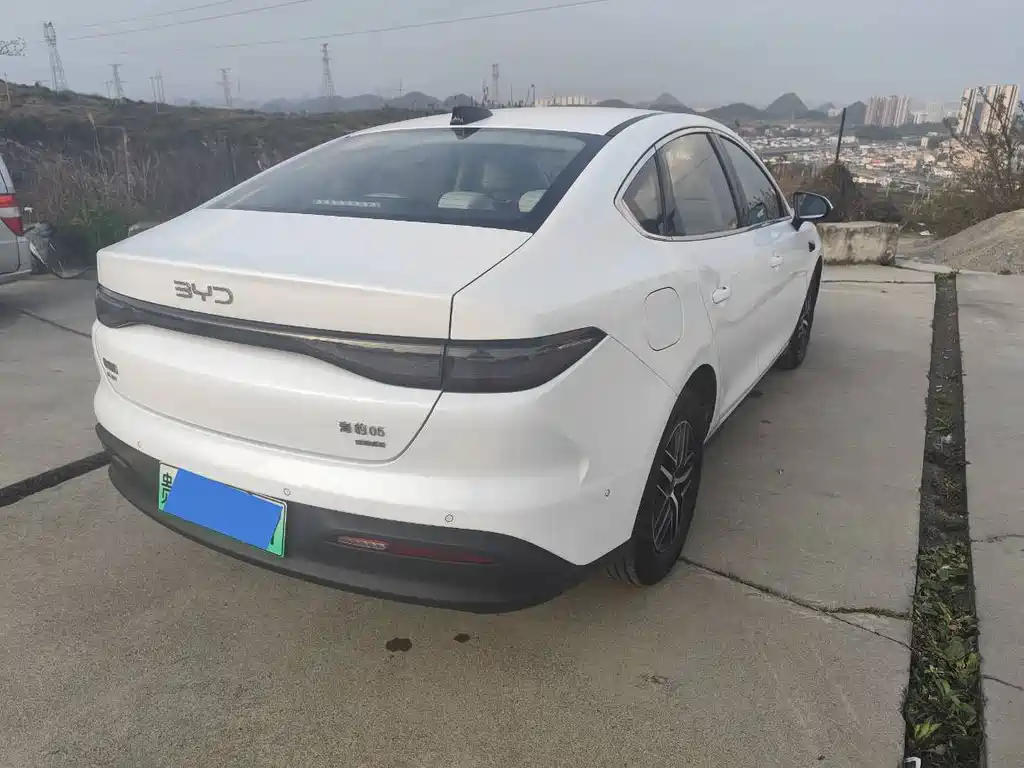 BYD Seal 05 DM-i 2025 — фото 14