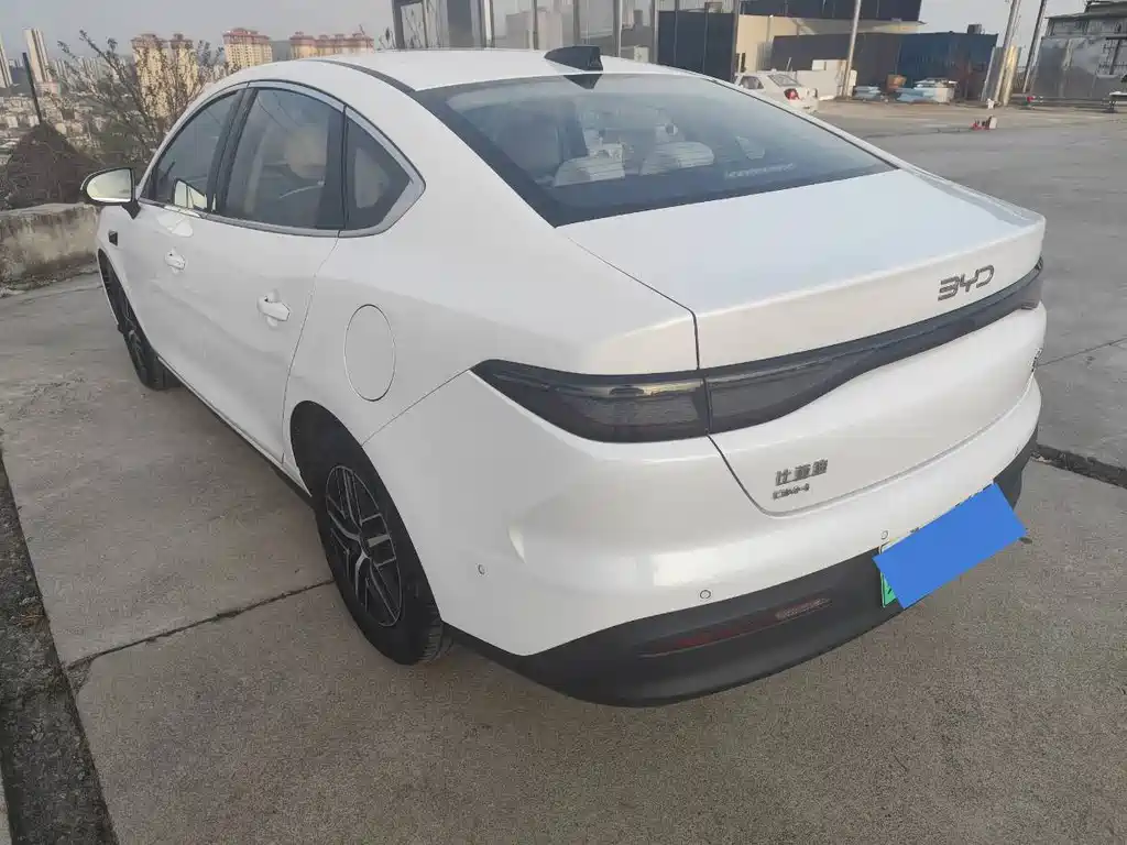 BYD Seal 05 DM-i 2025 — фото 12