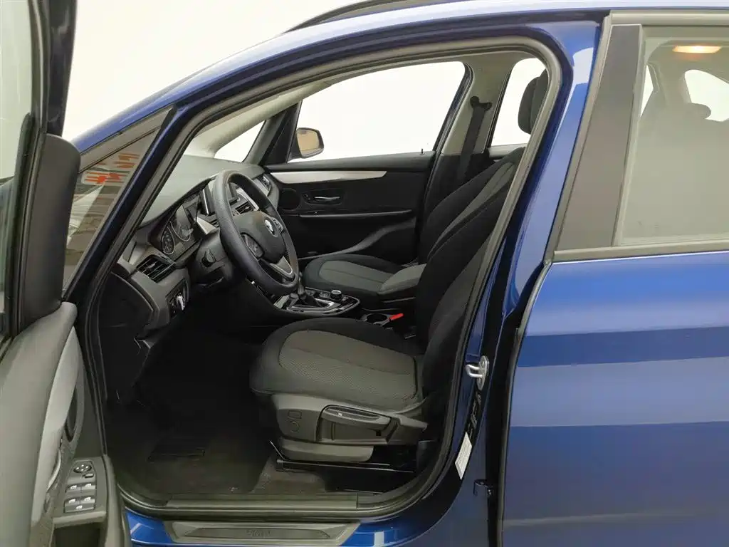 BMW 2 Series Active Tourer 2016 — фото 10