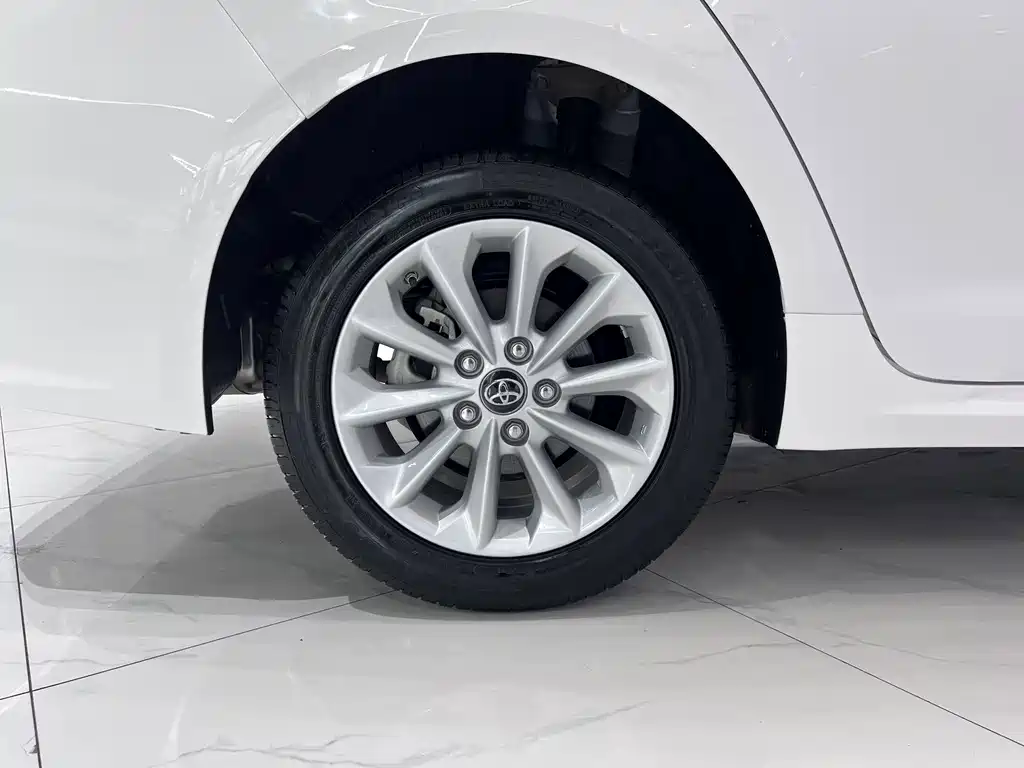 Toyota Corolla 2022 — фото 18