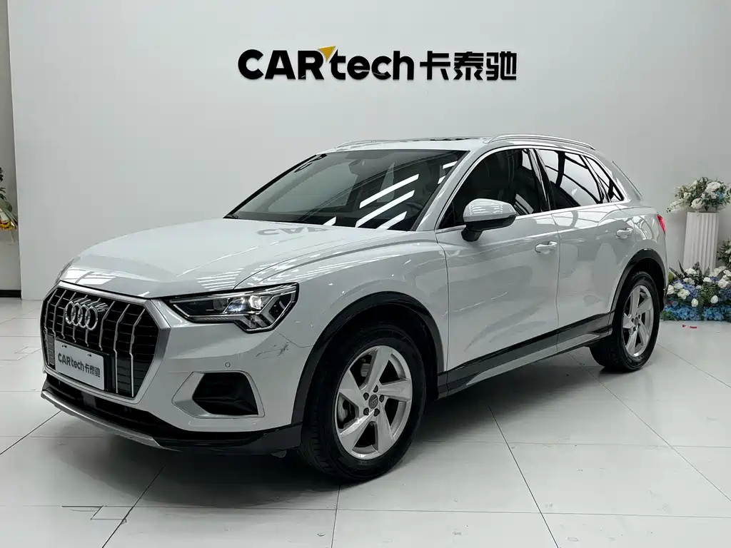 Audi Q3 2019 — фото 1
