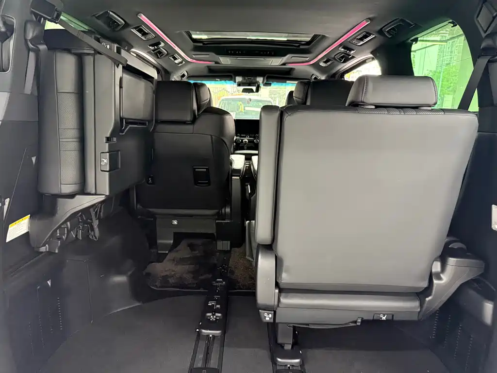 Toyota Alphard 2022 — фото 4