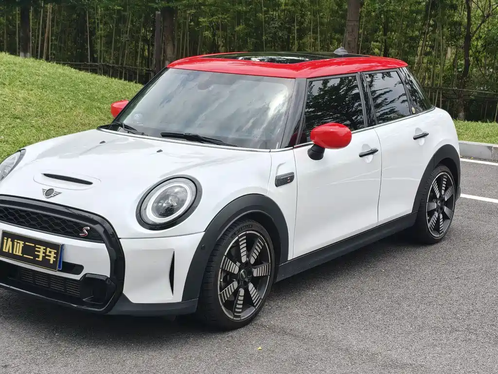 MINI MINI 2022