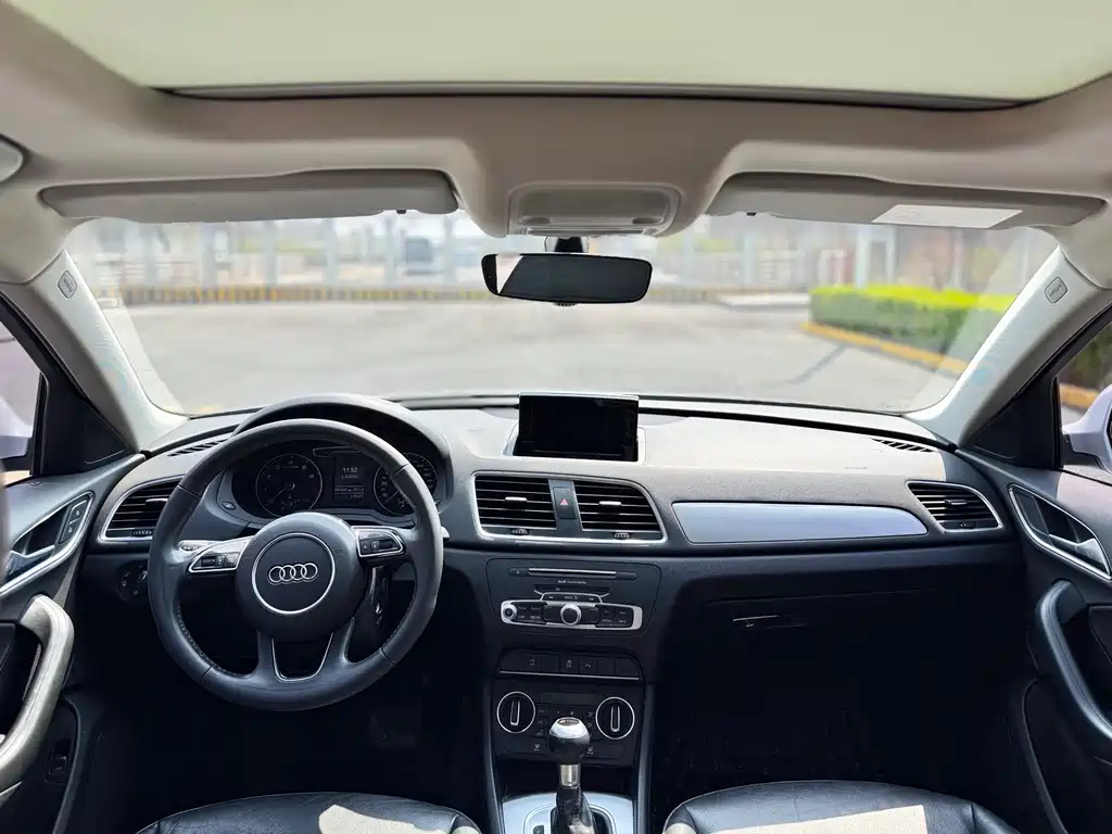 Audi Q3 2018 — фото 13