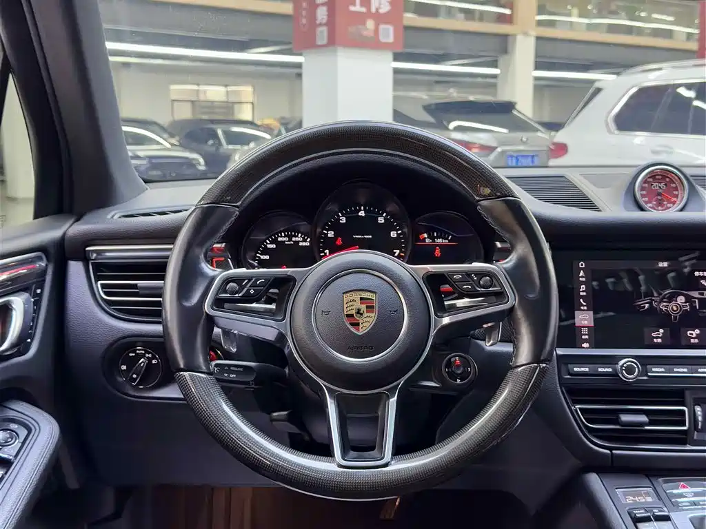 Porsche Macan 2019 — фото 2