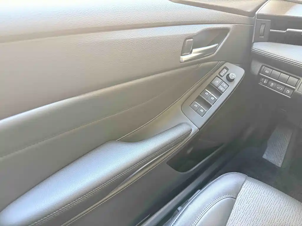 Toyota Avalon 2023 — фото 10