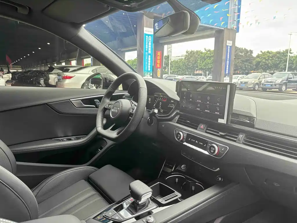Audi A4L 2025
