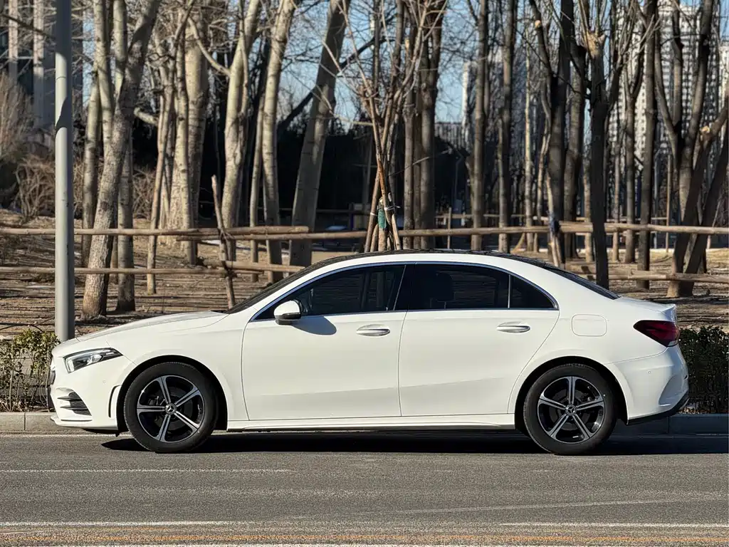 Mercedes-Benz A-Class 2023 — фото 3