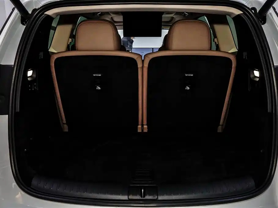 Li Auto i8 2025 — фото 35