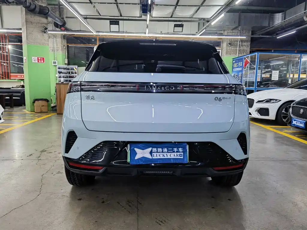 Lynk & Co 06 EM-P 2023 — фото 5
