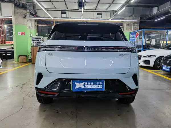 Lynk & Co 06 EM-P 2023