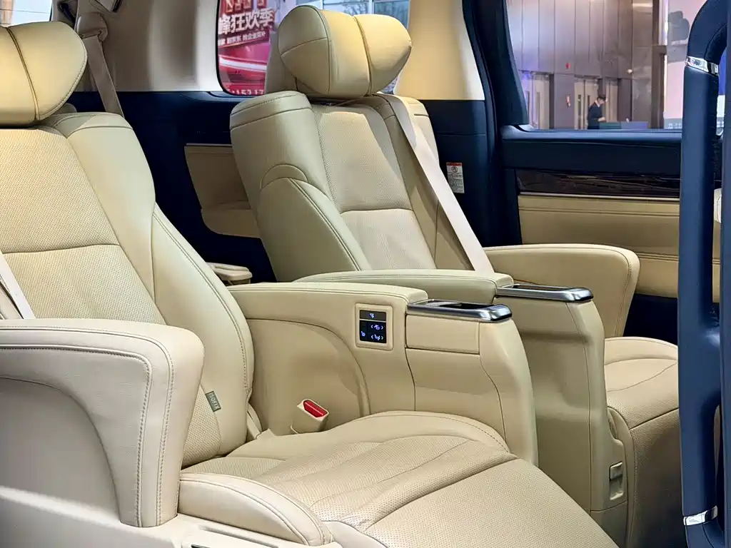 Toyota Alphard 2019 — фото 11