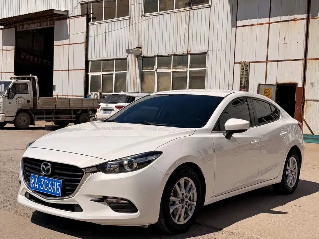 Mazda 3 Axela 2019 — фото 1