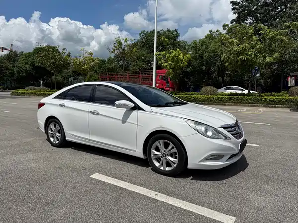 Hyundai Sonata 2012