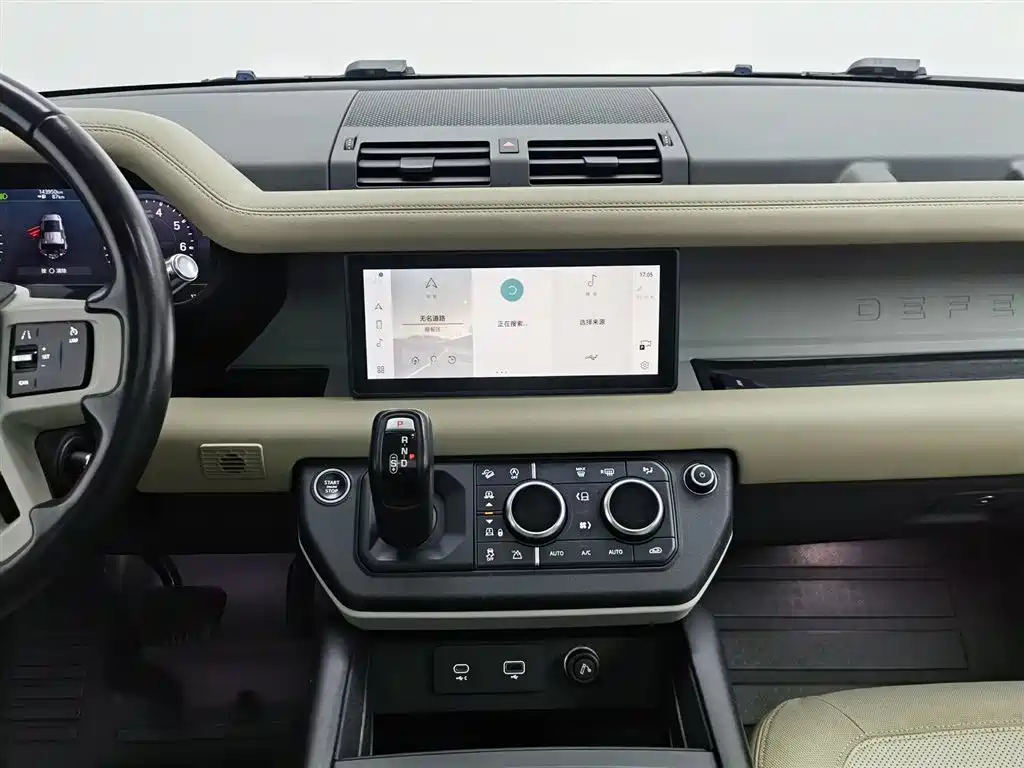 Land Rover Defender 2021 — фото 12