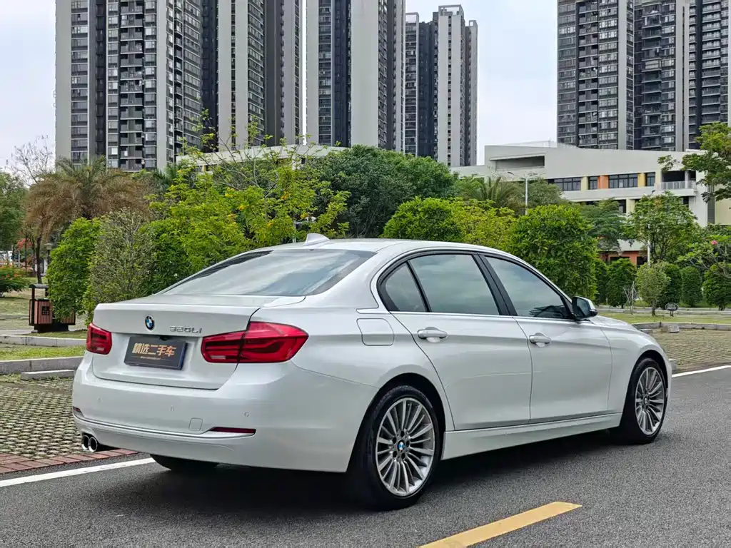 BMW 3 Series 2019 — фото 4