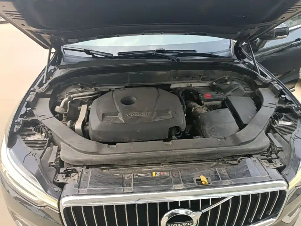 Volvo XC60 2020 — фото 20