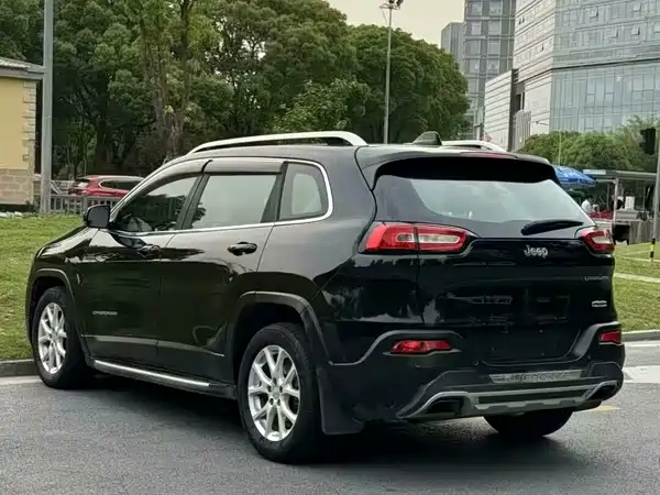 Jeep Cherokee 2016