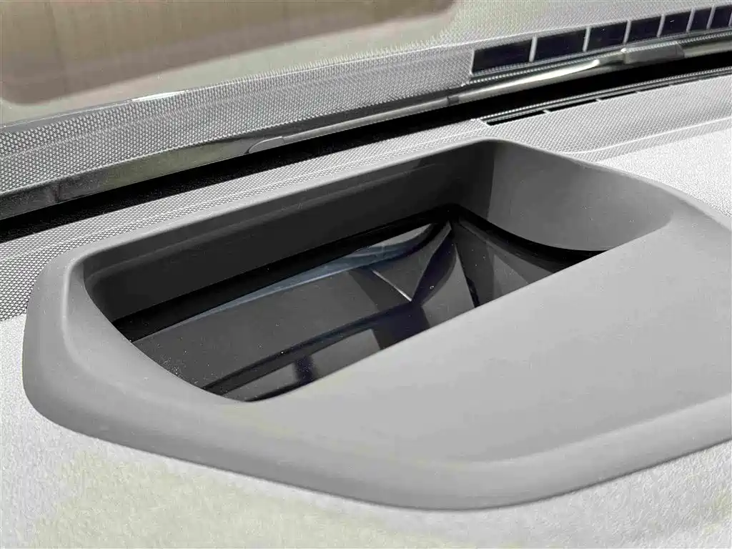 BMW 6 Series GT 2024 — фото 11