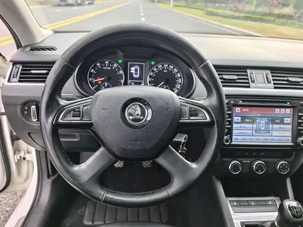 Skoda Octavia 2015 — фото 6