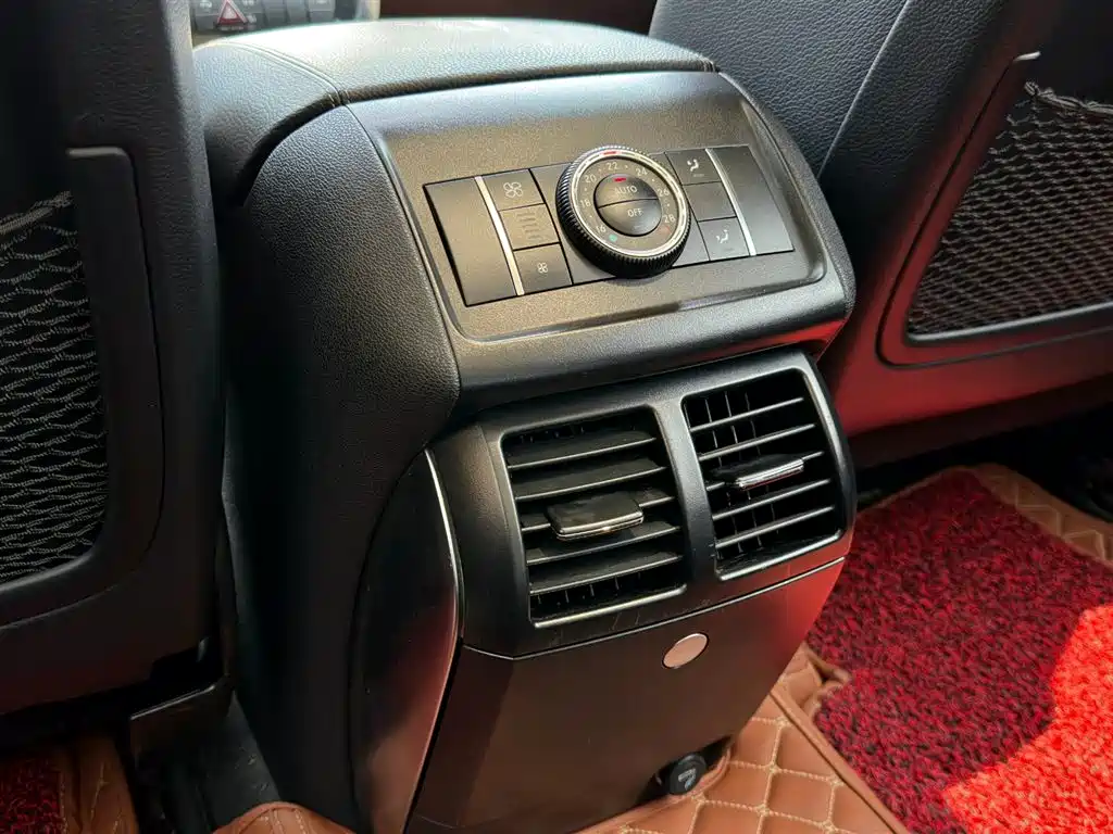 Mercedes-Benz R-Class 2015 — фото 34