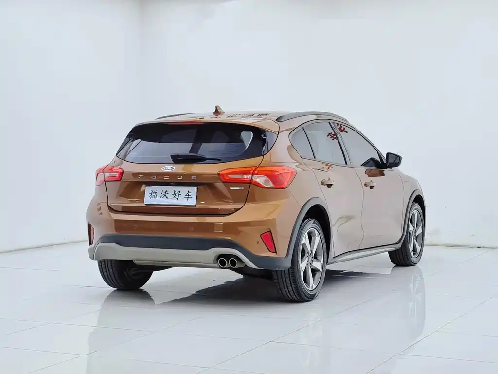 Ford Focus Active 2020 — фото 32