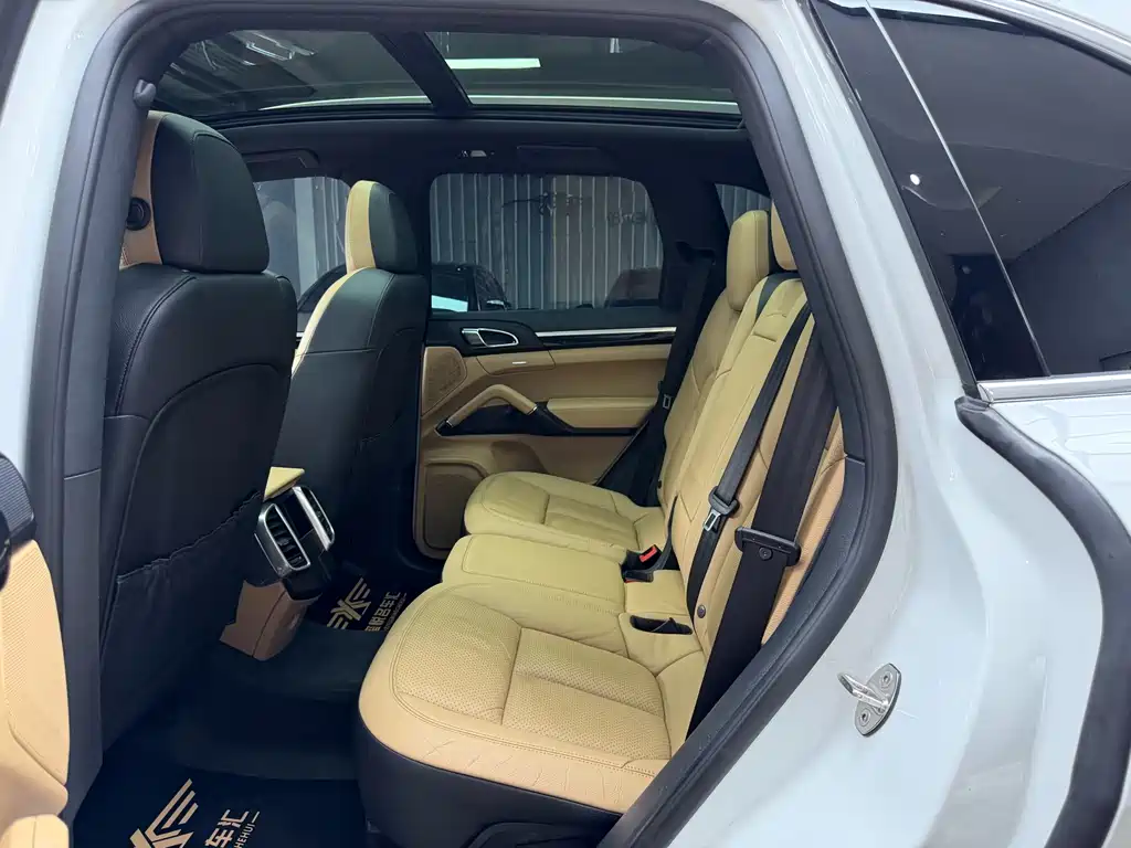 Porsche Cayenne 2015 — фото 33
