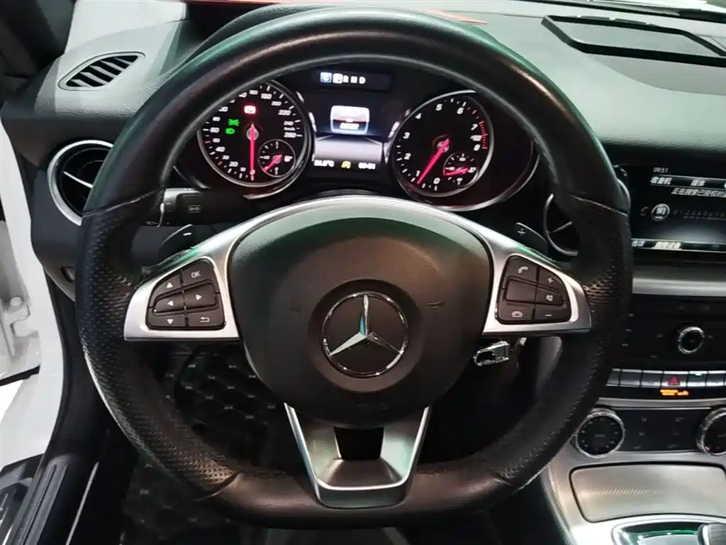 Mercedes-Benz SLC 2017 — фото 11