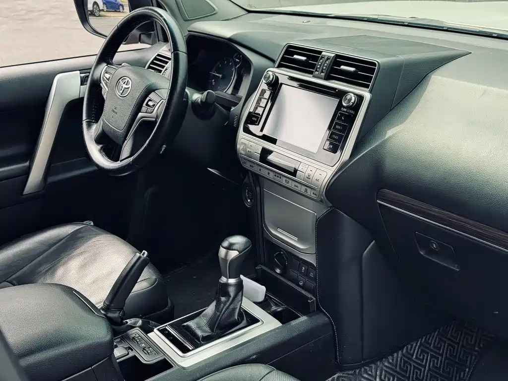 Toyota Prado 2019 — фото 6