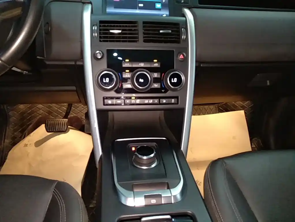 Land Rover Discovery Sport 2019 — фото 14