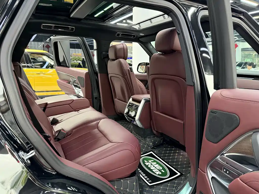Land Rover Range Rover 2023 — фото 14