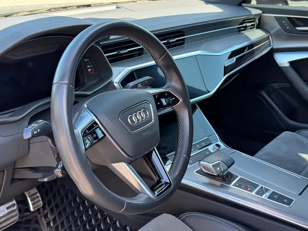 Audi A6L 2022