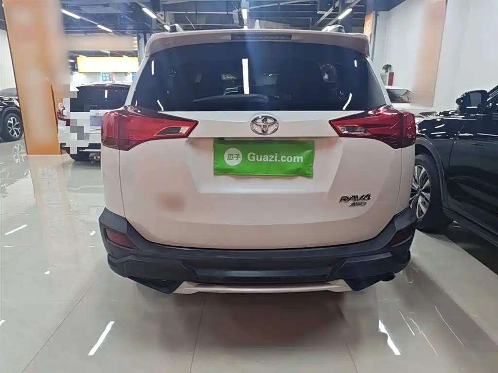 Toyota RAV4 2016 — фото 6