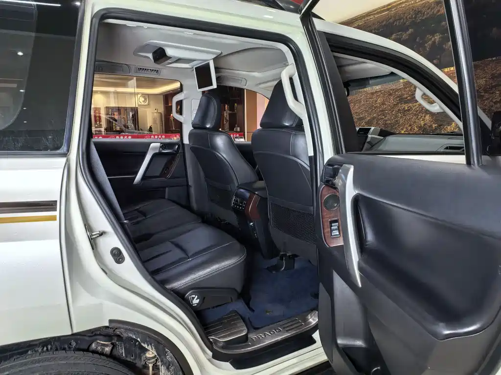 Toyota Prado 2017 — фото 19